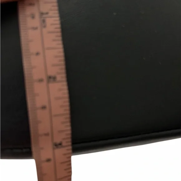 Elegant Black Quilted Women's Bag - Picture 9 of 10